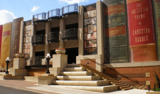 Kansas City Public Library Main Entrance.PNG