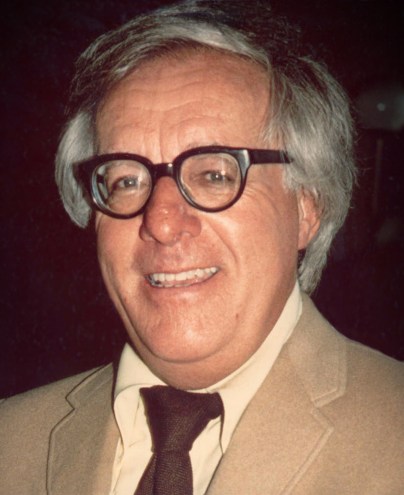 Ray_Bradbury_(1975)_-cropped-