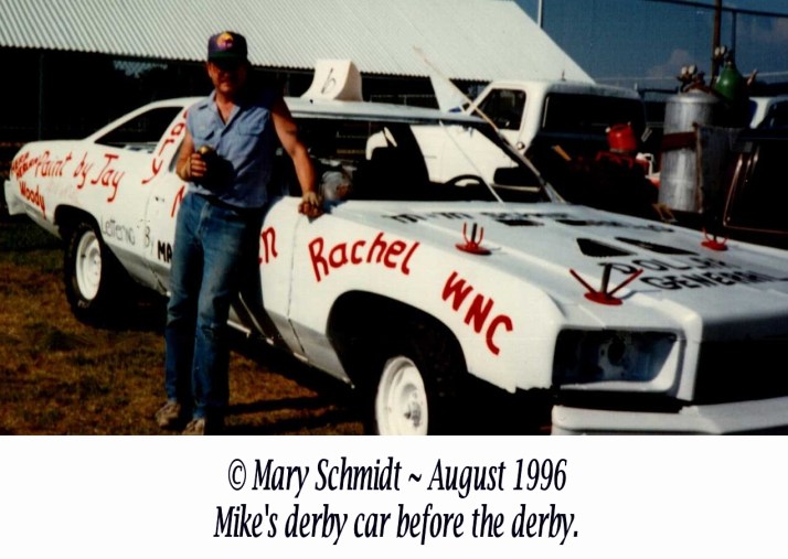 08-1996MikeDerbyCarAtArenaBeforeDerby